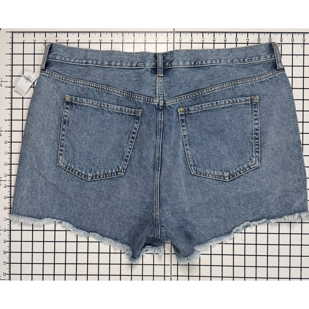 Old Navy High-Rise O.G. Straight Jean Shorts Women's 18 Distressed NWT - Picture 2 of 2